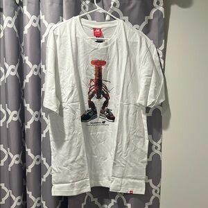 New Balance Poster Pack Lobster T tee shirt relaxed fit Mens Size XL Defect